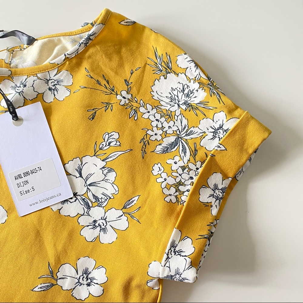 2/25$ - Lois T-Shirt